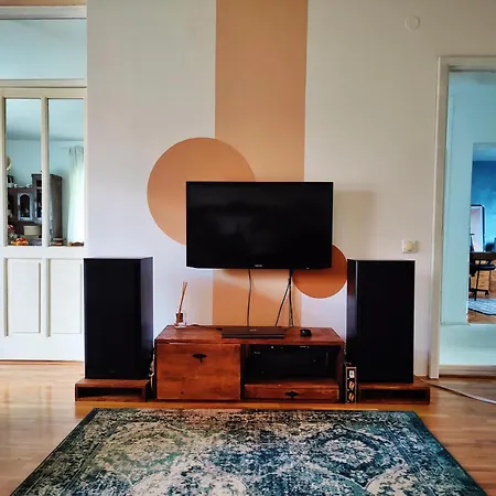 Hedonists Paradise *