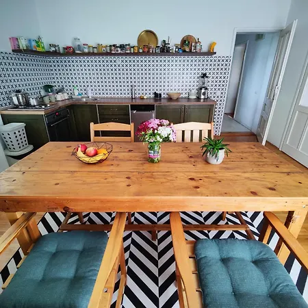 Hedonists Paradise Omoljica