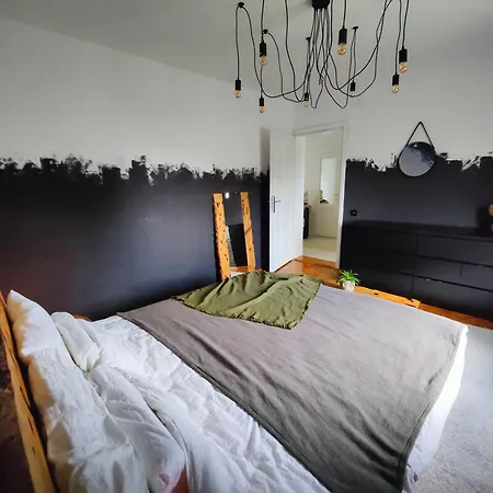 Hedonists Paradise * Omoljica