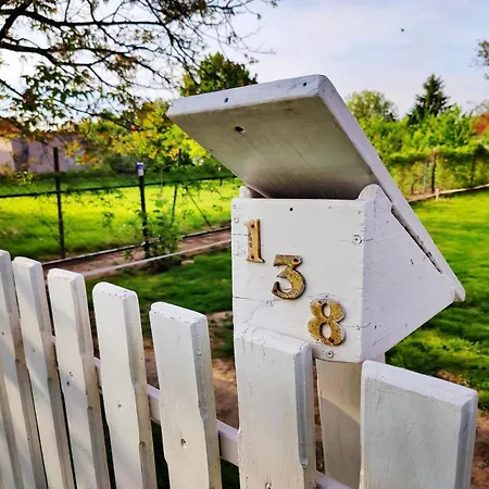 別荘 Hedonists Paradise *