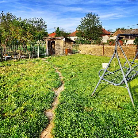 別荘 Hedonists Paradise