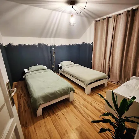 別荘 Hedonists Paradise Omoljica