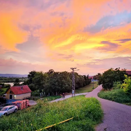 Hedonists Paradise * Omoljica